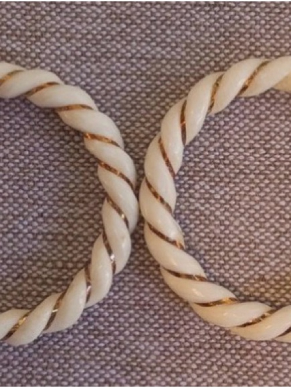 14K Yellow Gold Post & Stripe Carved Bakelite Twisted Rope Pierced Earrings